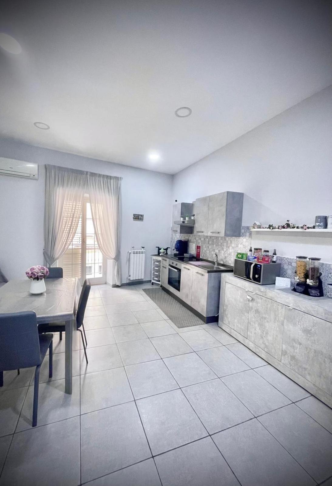 Rianna House B&B Napoli Bagian luar foto