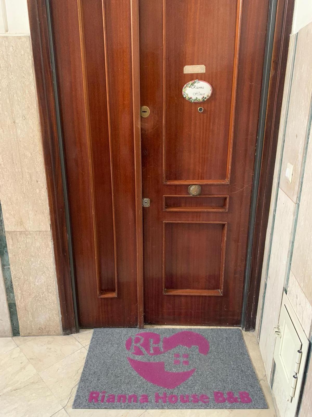 Rianna House B&B Napoli Bagian luar foto